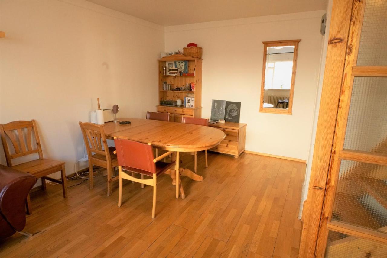 Ferienwohnung Cozy On The Strip Reykjavík Exterior foto